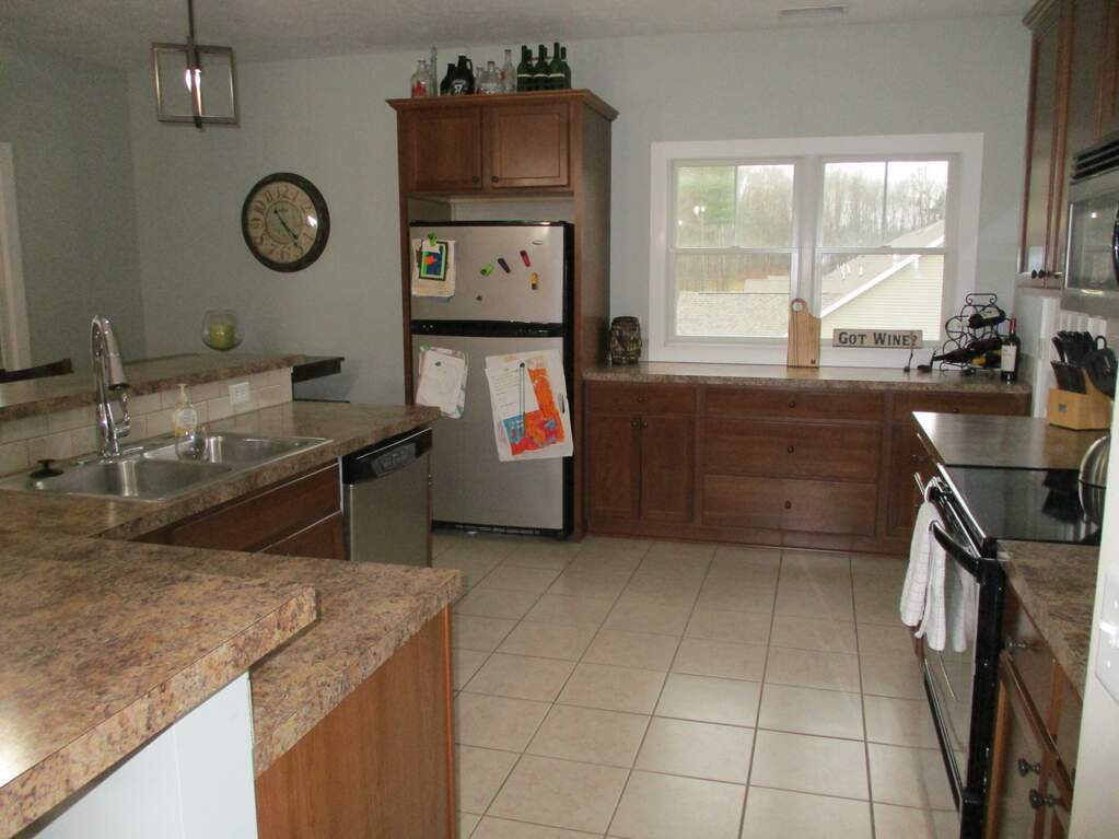 1014 Grosvenor Drive 11, Greenville, MI 48838 MLS 23141913