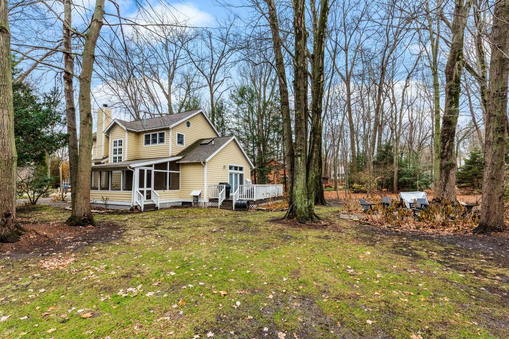 10235 Gordon Drive, Union Pier, MI 49129 MLS 23144099 properties