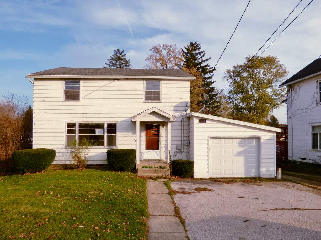 233 S Main Street, Watervliet, MI 49098 MLS 23144431 properties SW Michigan