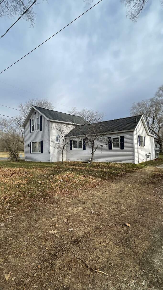 315 W Jefferson Street, Evart, MI 49631 MLS 23145128 properties