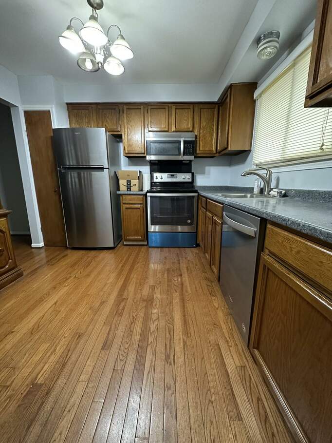 3694 Old Creek Road, Troy, MI 48084 MLS 24000188 properties