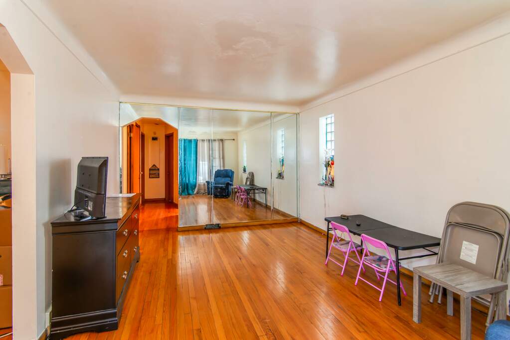 19327 Helen Street, Detroit, MI 48234 MLS 24004343 properties