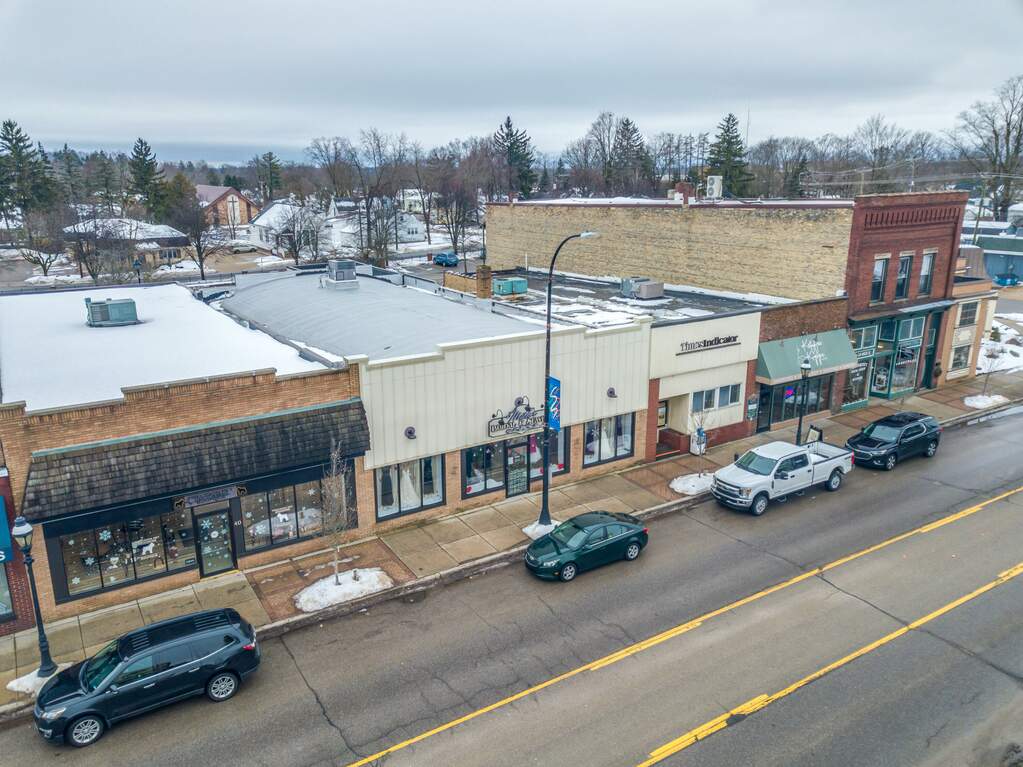 42 W Main, Fremont, MI 49412 MLS 24005412 properties SW Michigan