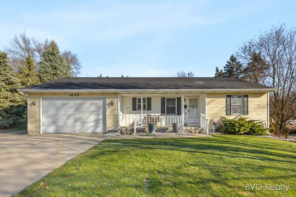 1635 Waldorf Street Nw, Walker, MI 49544 | MLS# 24011745 | @properties ...