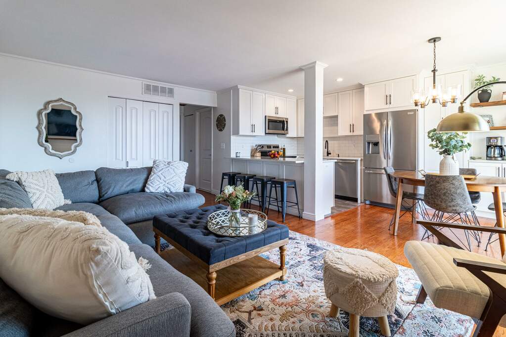 28111 Jefferson Avenue E6, Saint Clair Shores, MI 48081 MLS