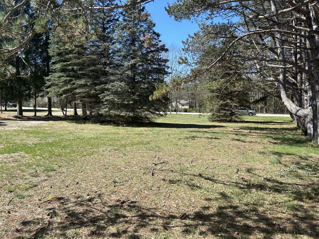 2280 N Lakeshore Dr, Ludington, MI 49431 MLS 24018796 properties