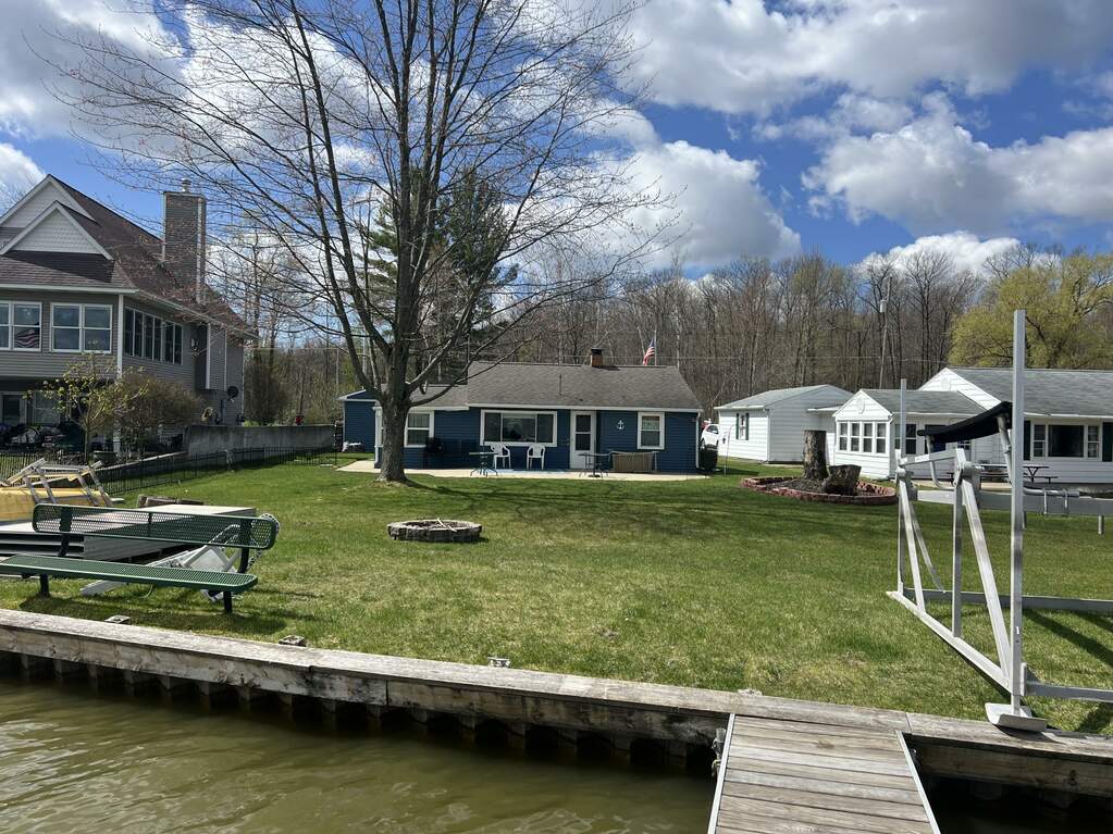 717 E Hess Lake Drive, Grant, MI 49327 MLS 24019042 properties SW