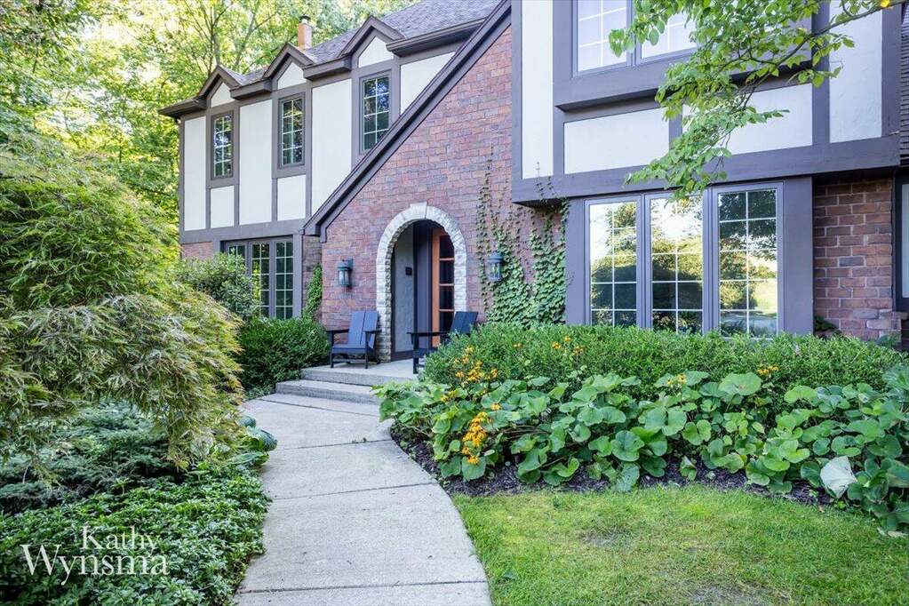 4522 Whitewood Farms Drive Ne, Grand Rapids, MI 49525 MLS 24021944