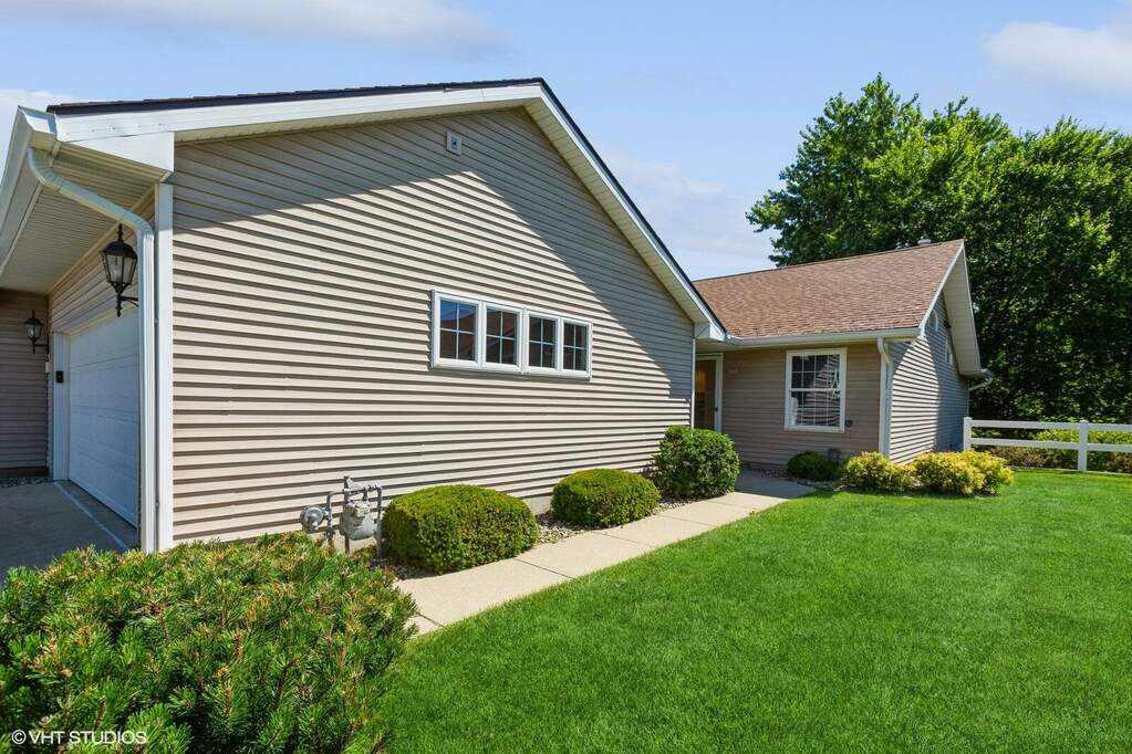 5545 Ivy Path, Stevensville, MI 49127 MLS 24033670 properties SW