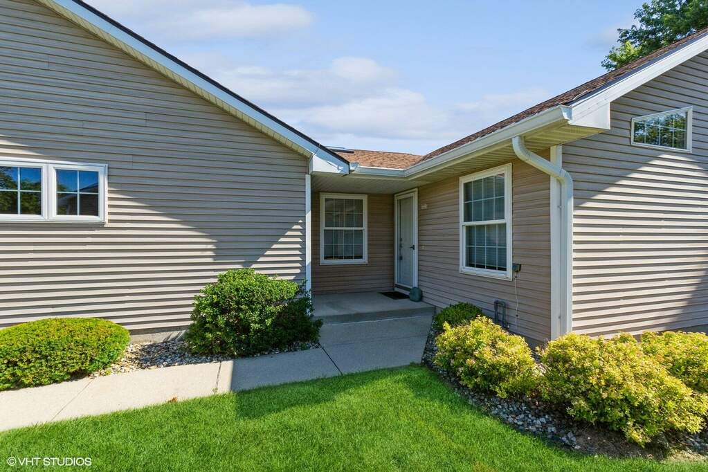 5545 Ivy Path, Stevensville, MI 49127 MLS 24033670 properties SW