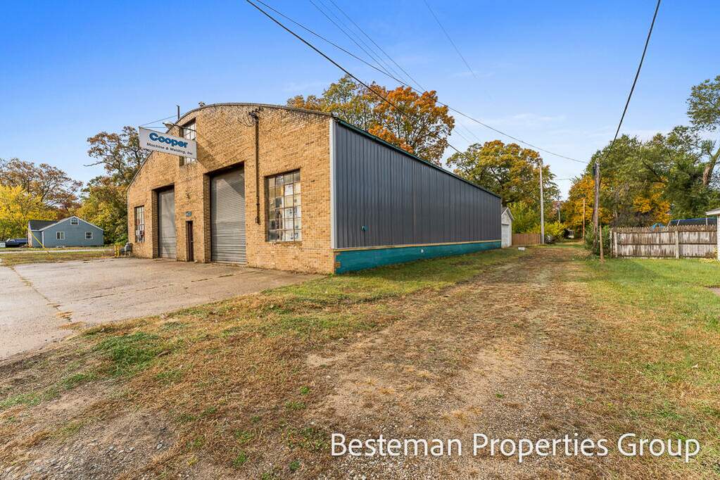 1099 Gordon Street, Muskegon, MI 49442 - View 2