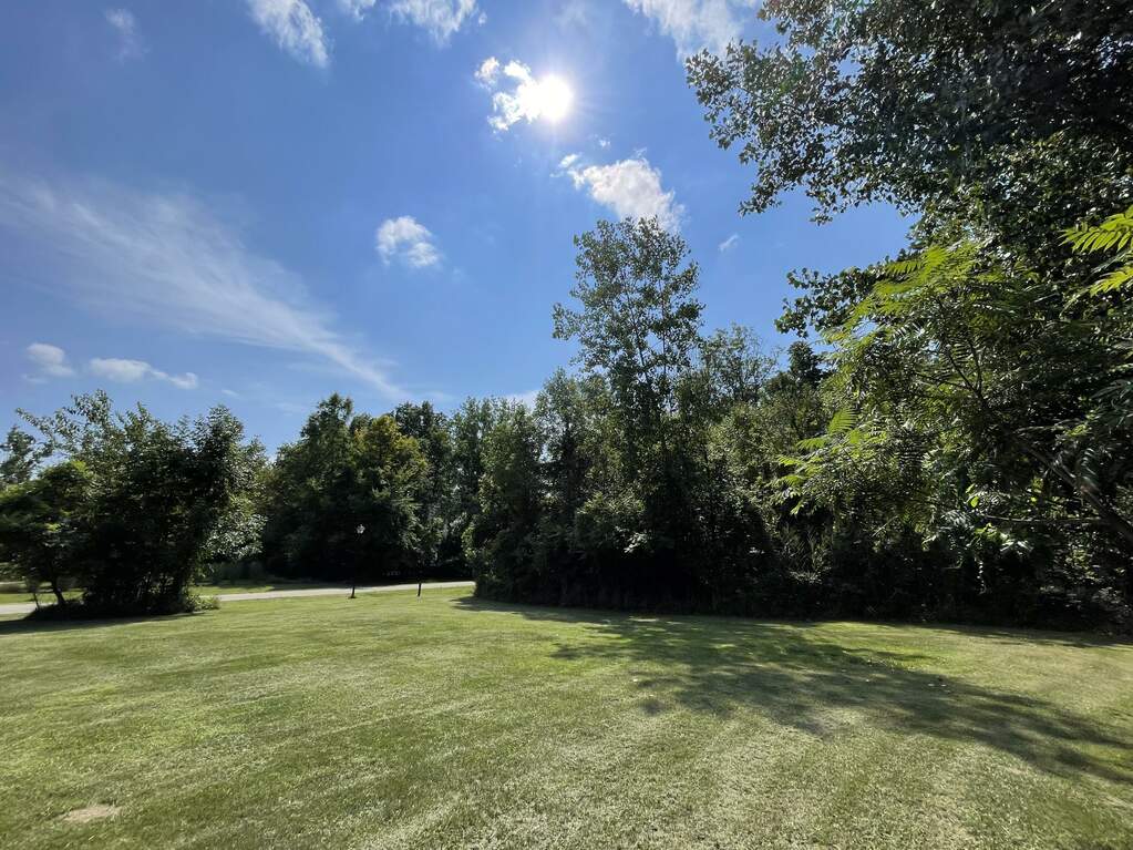 704 & 712 Courtyard Place, Watervliet, MI 49098, Watervliet