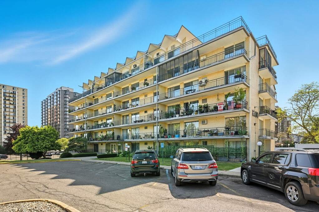 8300 E Jefferson Avenue #406, Detroit, MI 48214, Detroit