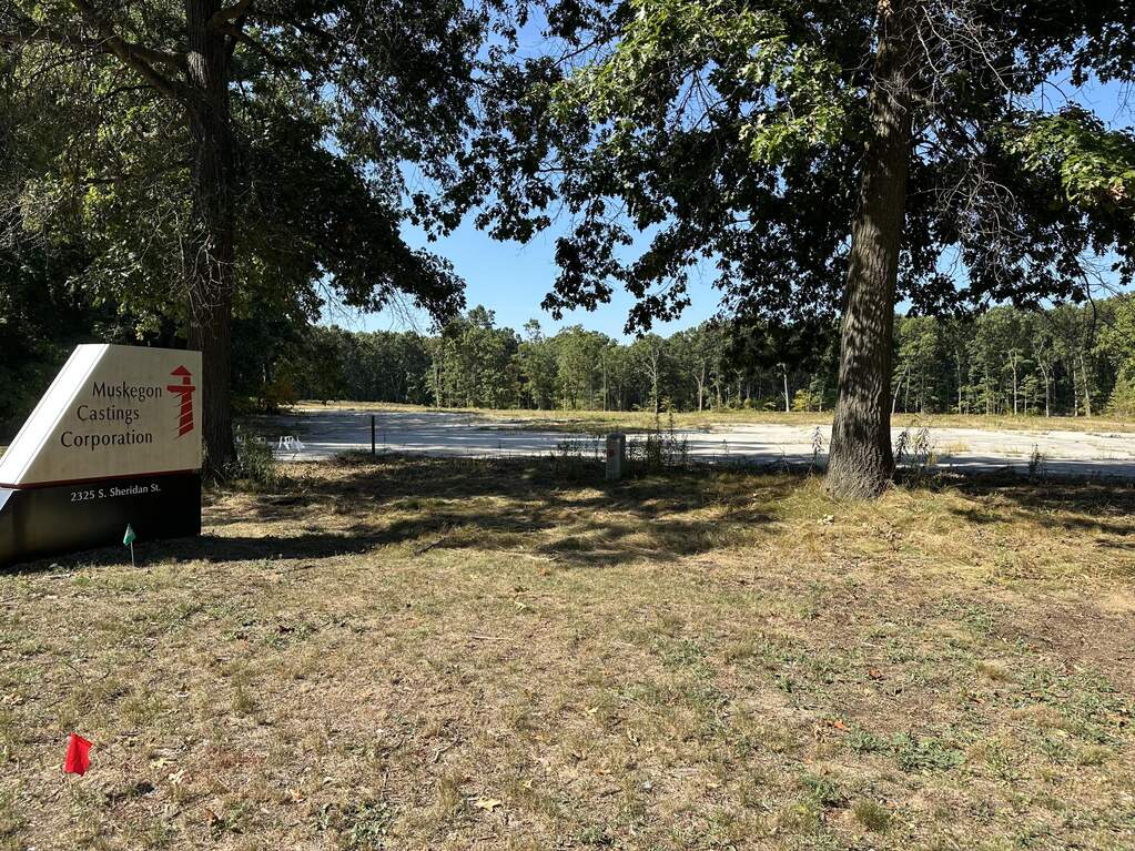 2325 S Sheridan Drive, Muskegon, MI 49444 - View 4