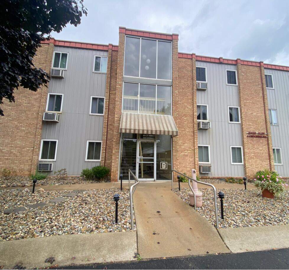 173 E Michigan Avenue #303