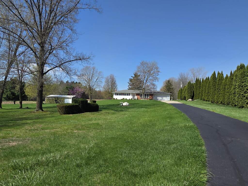 2770 N Dearing Road, Parma, MI 49269 | MLS# 26004960 | @properties SW ...