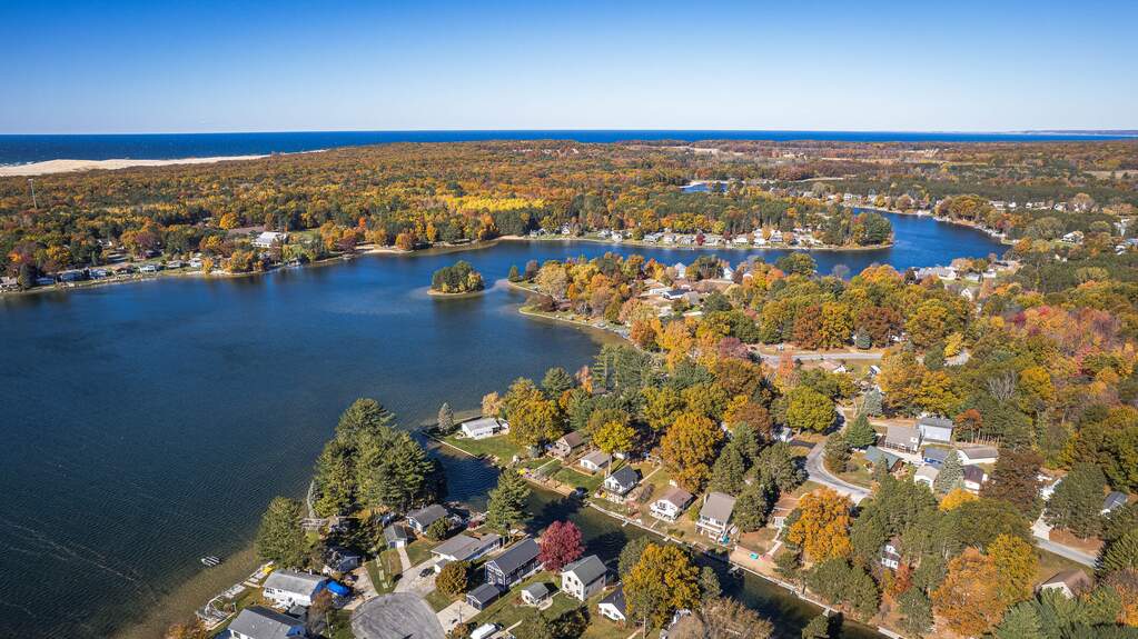 1913 White Birch Court, Mears, MI 49436 - More