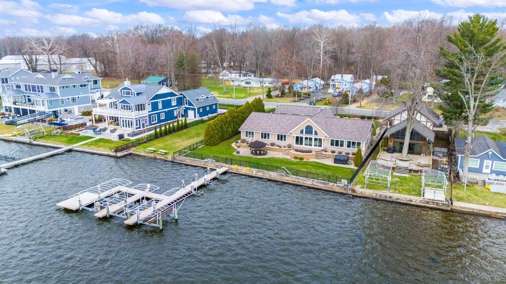 5363 Paw Paw Lake Road, Coloma, MI 49038, Coloma