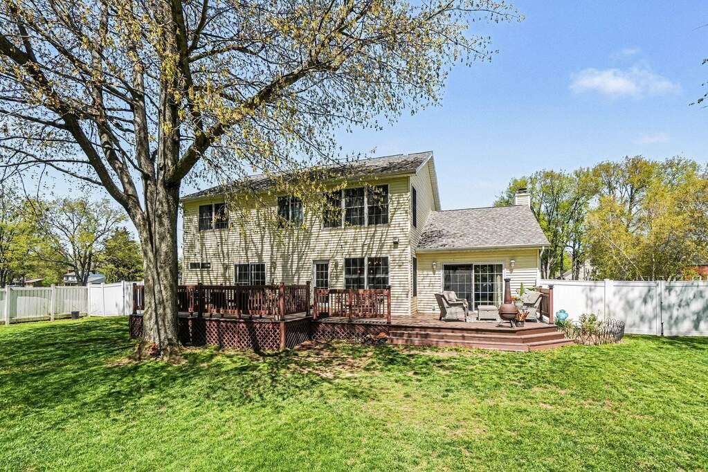 9466 Riverbend Drive, South Haven, MI 49090 - View 2