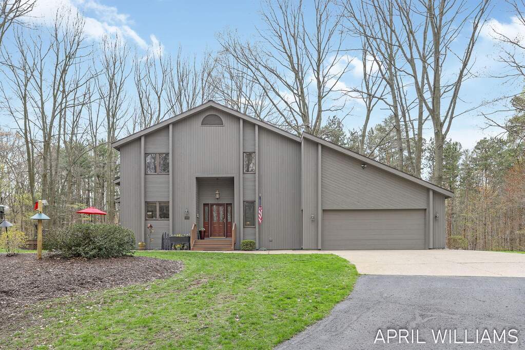 6801 Wildwood Drive, West Olive, MI 49460