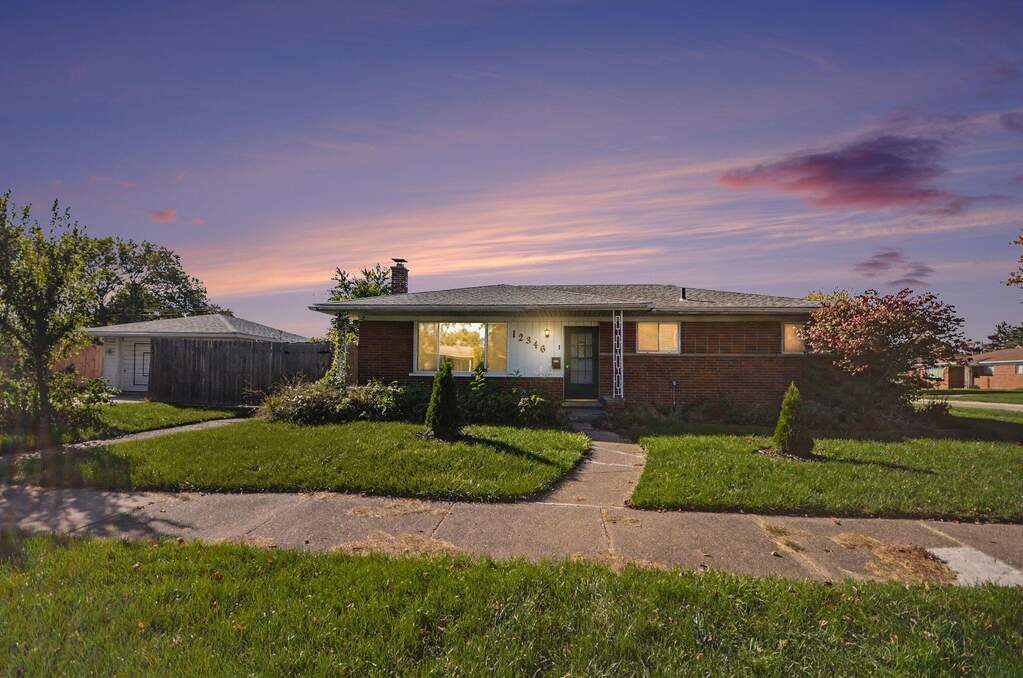 Austin Warren 12346 Potomac Avenue, Warren, MI 48089 | MLS# 26055970 | @properties ...