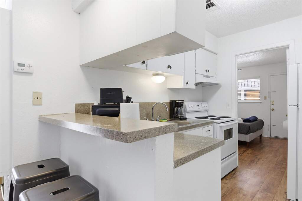 2808 Whitis Ave #C301, Austin, TX 78705 - More