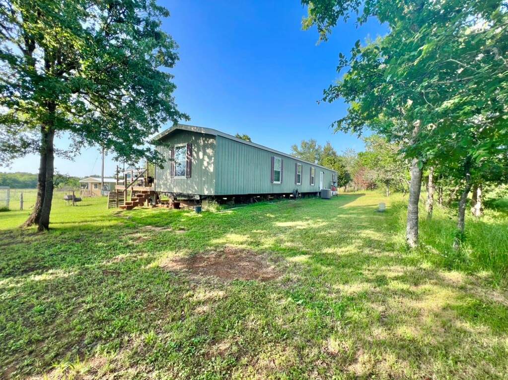 253 N County Line Rd C, Elgin, TX 78621 MLS 1086759 properties