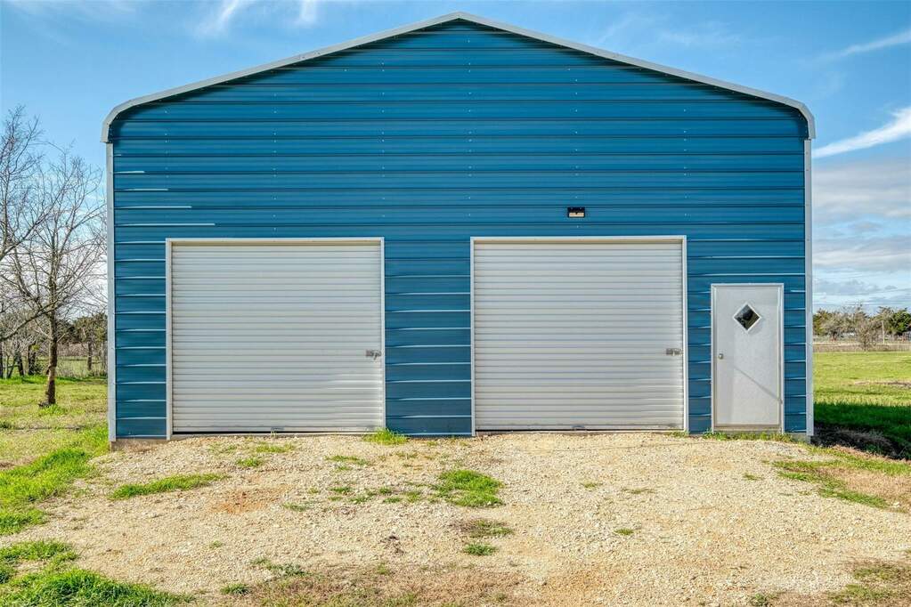 137 Cross Meadows Ct, Buda, TX 78610 MLS 1140429 properties Dallas