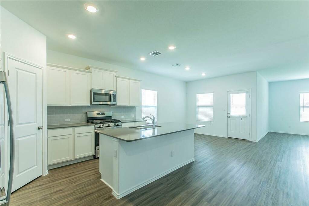 115 Isaac Millsaps Trl, Bastrop, TX 78602 MLS 1568042 properties