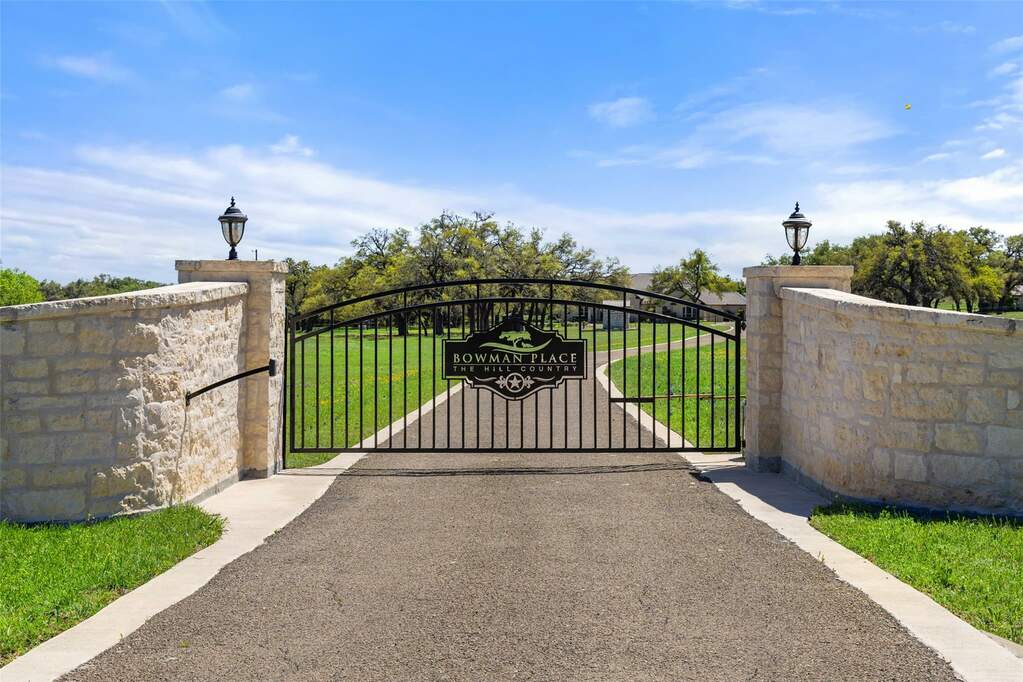 1426 Crosswind Dr, Blanco, TX 78606 MLS 1908926 properties