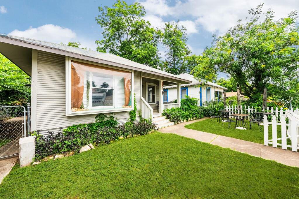 2032 E Cesar Chavez St, Austin, TX 78702 - View 3