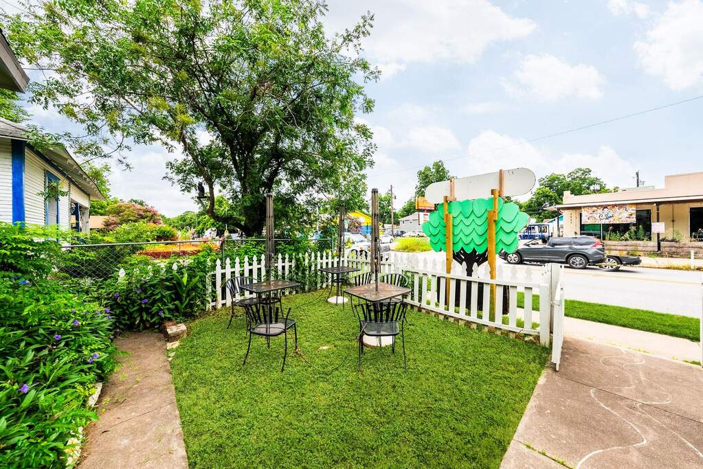 2032 E Cesar Chavez St, Austin, TX 78702 - View 5