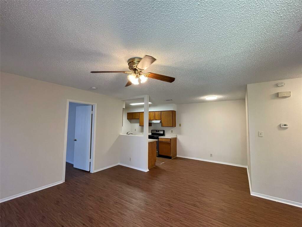 2301 Whitlow Cv, Round Rock, TX 78681 MLS 2738421 properties