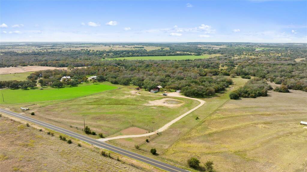 4725 County Road 245, Florence, TX 76527 MLS 2998142 properties