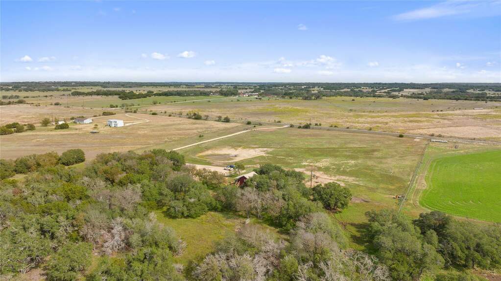 4725 County Road 245, Florence, TX 76527 MLS 2998142 properties