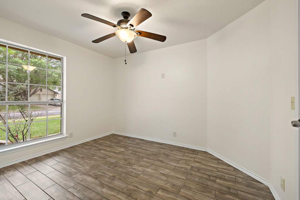 2422 Agarita Trl, Round Rock, TX 78665 - More