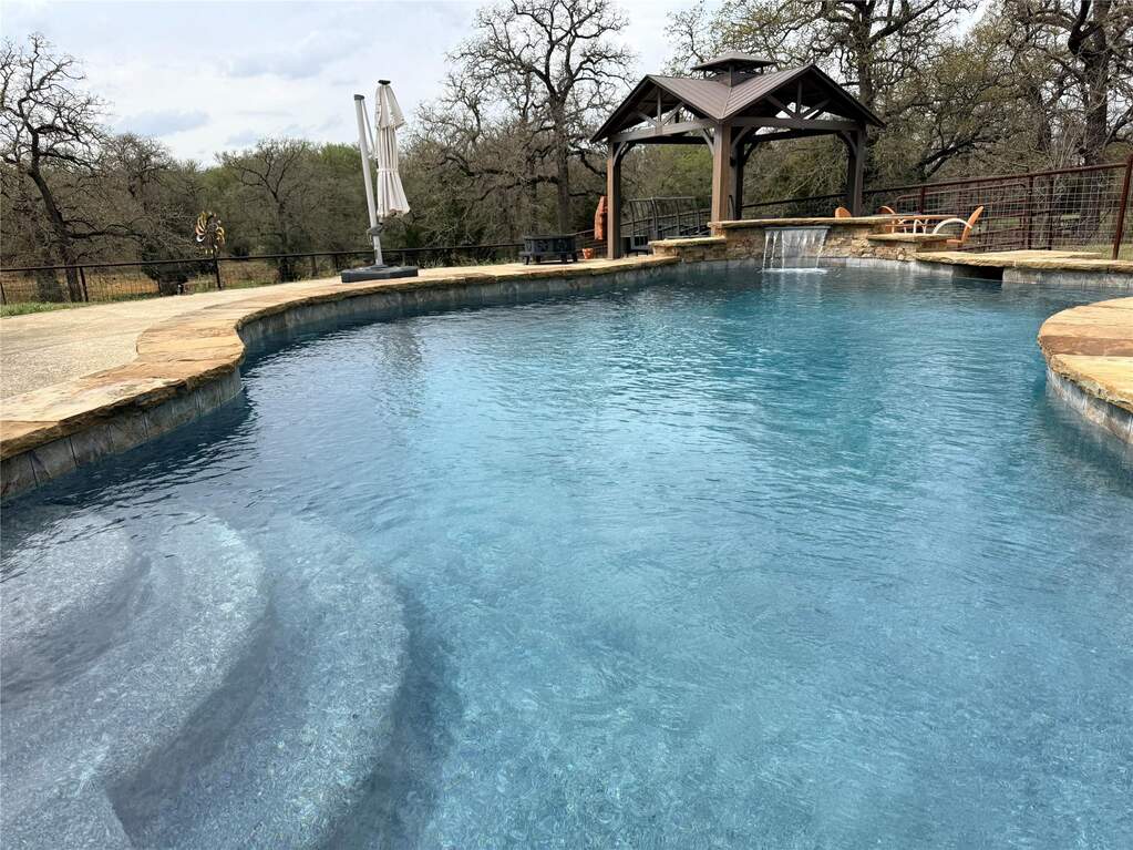 2628 County Road 316, Lexington, TX 78947, Lexington