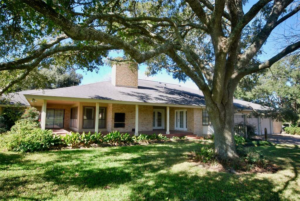 827 S Penn St, Flatonia, TX 78941 MLS 4566117 properties Dallas