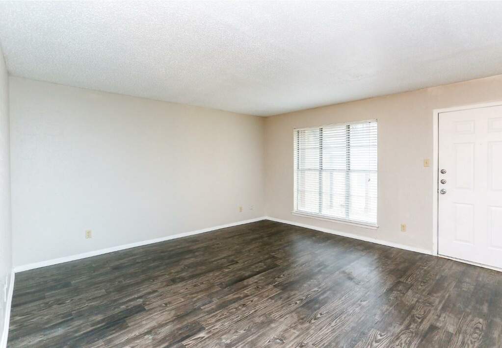 7301 Sanger Ave #204, Waco, TX 76712 | MLS# 4710483 | @properties Dallas