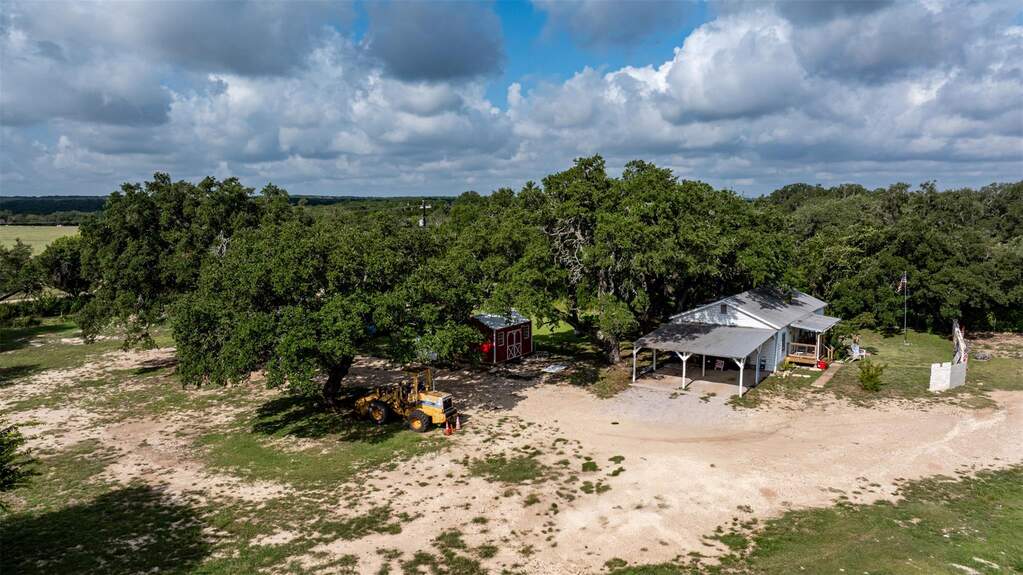 17581 W State Highway 29, Liberty Hill, TX 78642 - More