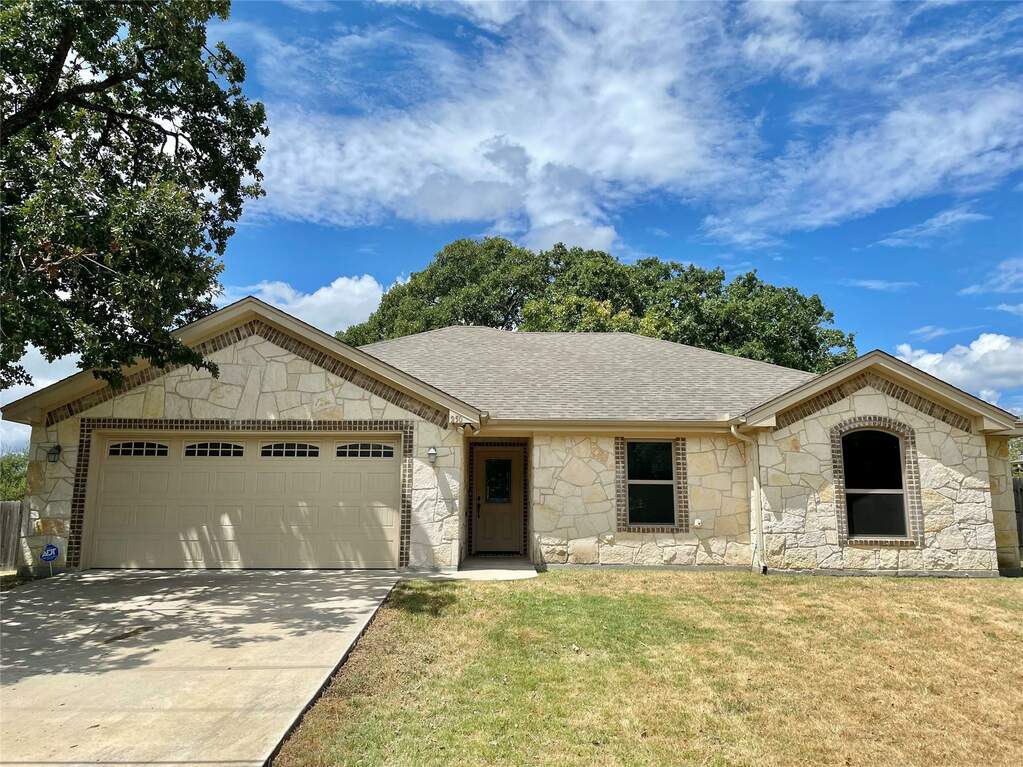 250 Old Waco Rd, Gatesville, TX 76528 | MLS# 5357200 | @properties lone