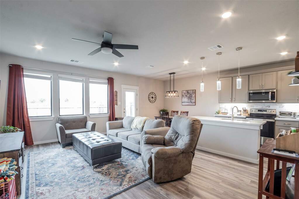 417 Fieldwood Dr C, Buda, TX 78610 MLS 5808260 properties Dallas