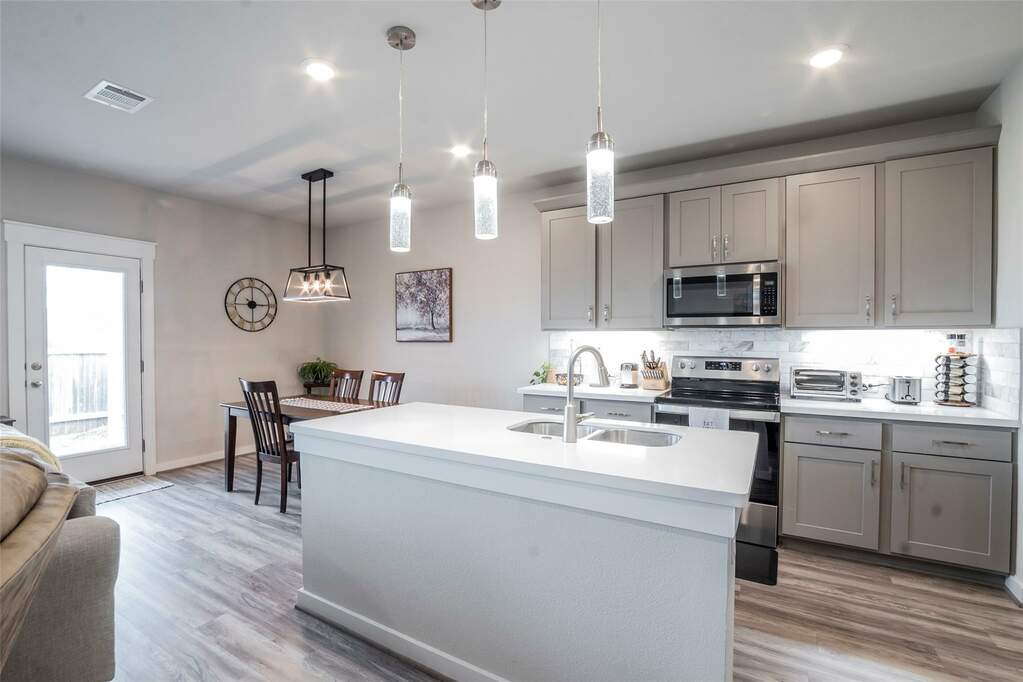 417 Fieldwood Dr C, Buda, TX 78610 MLS 5808260 properties Dallas