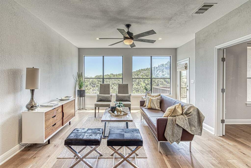 230 Sunrise Ridge Cv, Austin, TX 78738