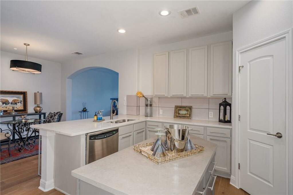 230 Sunrise Ridge Cv, Austin, TX 78738 - More