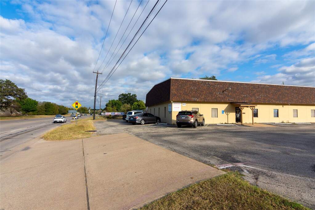 504 Leander Rd, Georgetown, TX 78626 - View 3