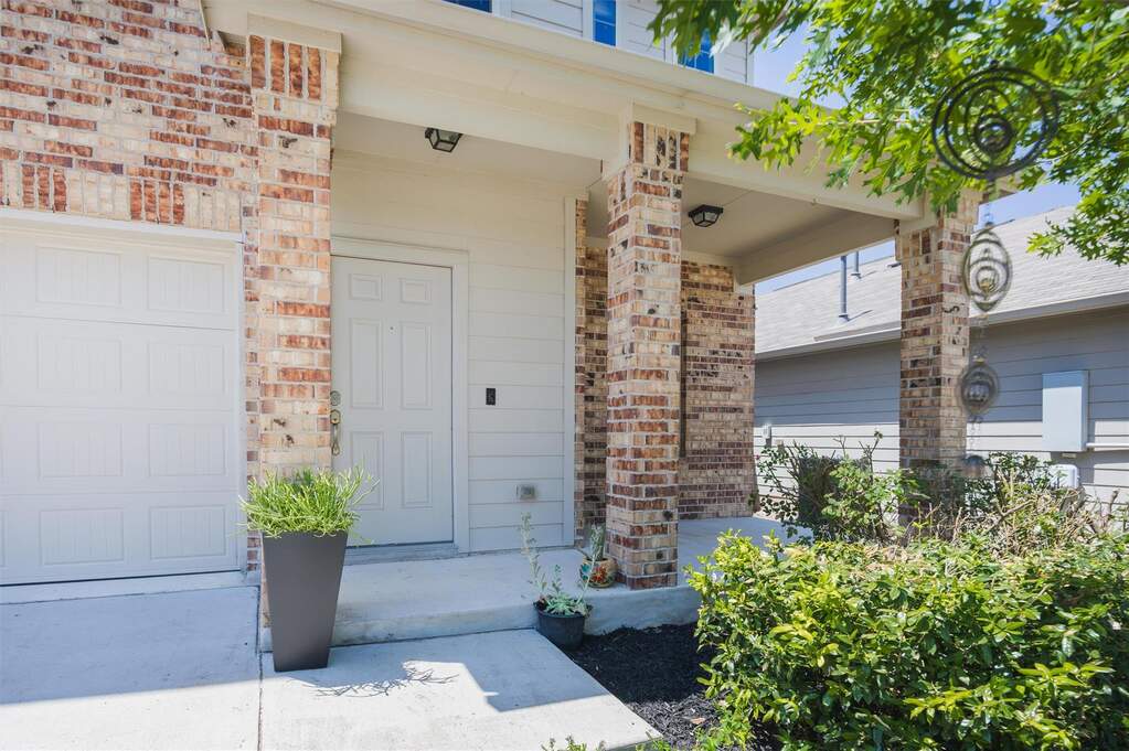 5917 Bell Tower Ln, Austin, TX 78747 | MLS# 6584004 | @properties lone ...