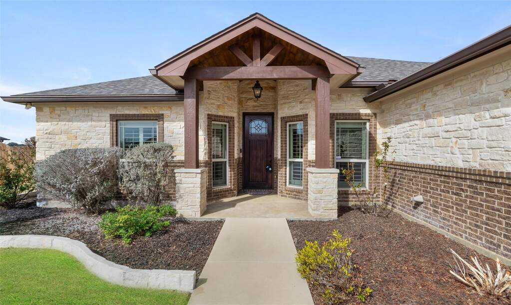 11010 La Paloma Loop W, Salado, TX 76571 - More