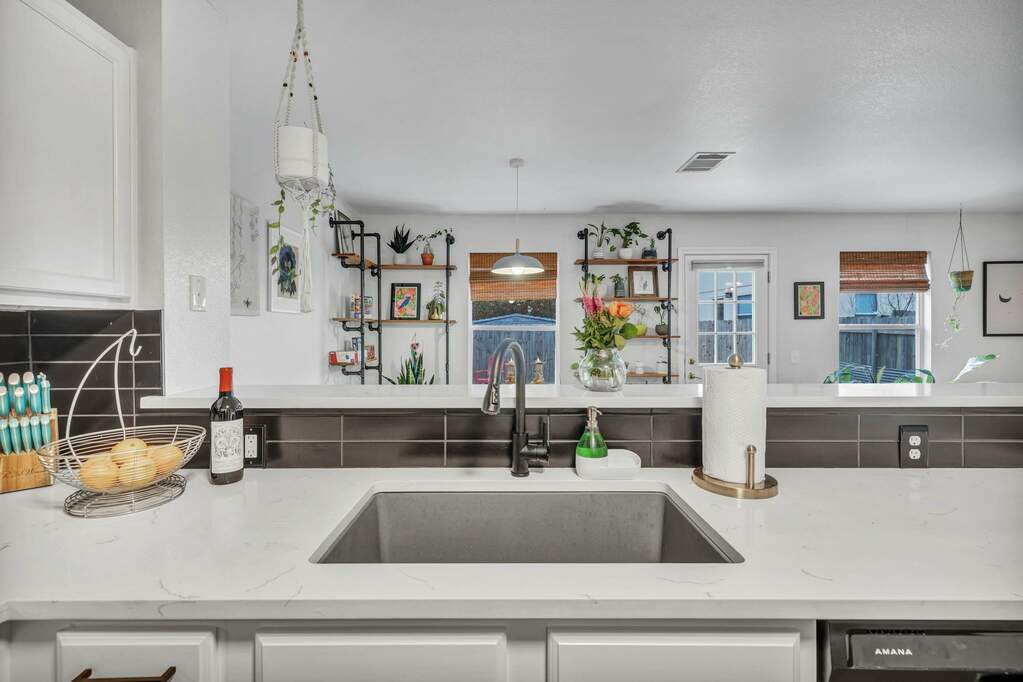 8707 Dittmar Oaks Dr, Austin, TX 78748 MLS 6821403 properties Dallas