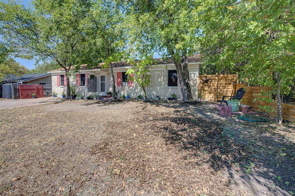 110 W Saint Johns Ave, Austin, TX 78752 - View 2